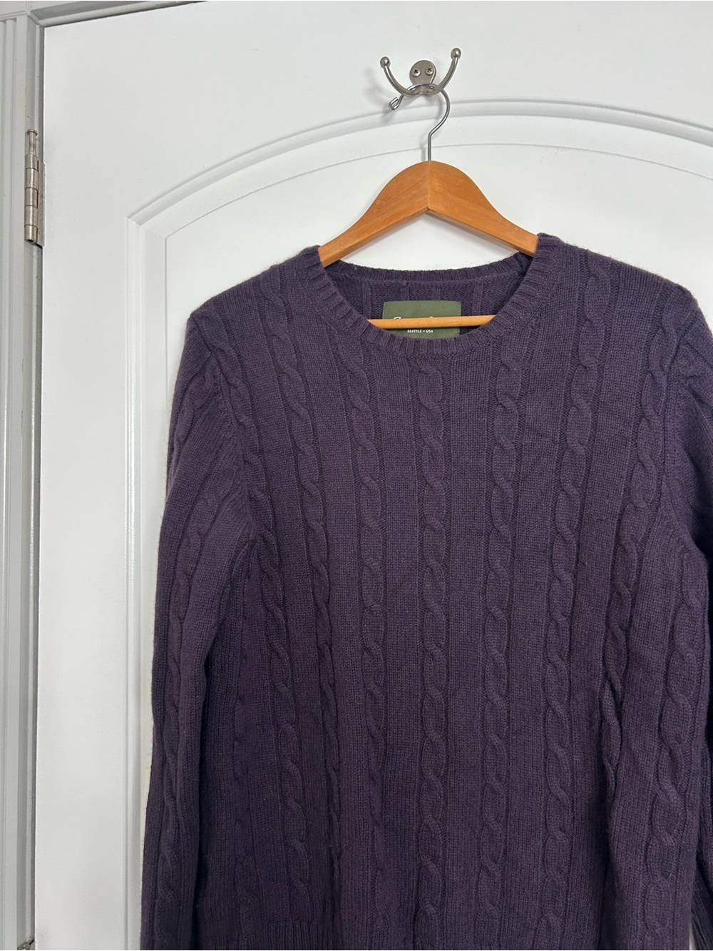 Eddie Bauer 100% Cashmere Cable Knit Crewneck Sweater Magenta Size L Preppy - Picture 6 of 9
